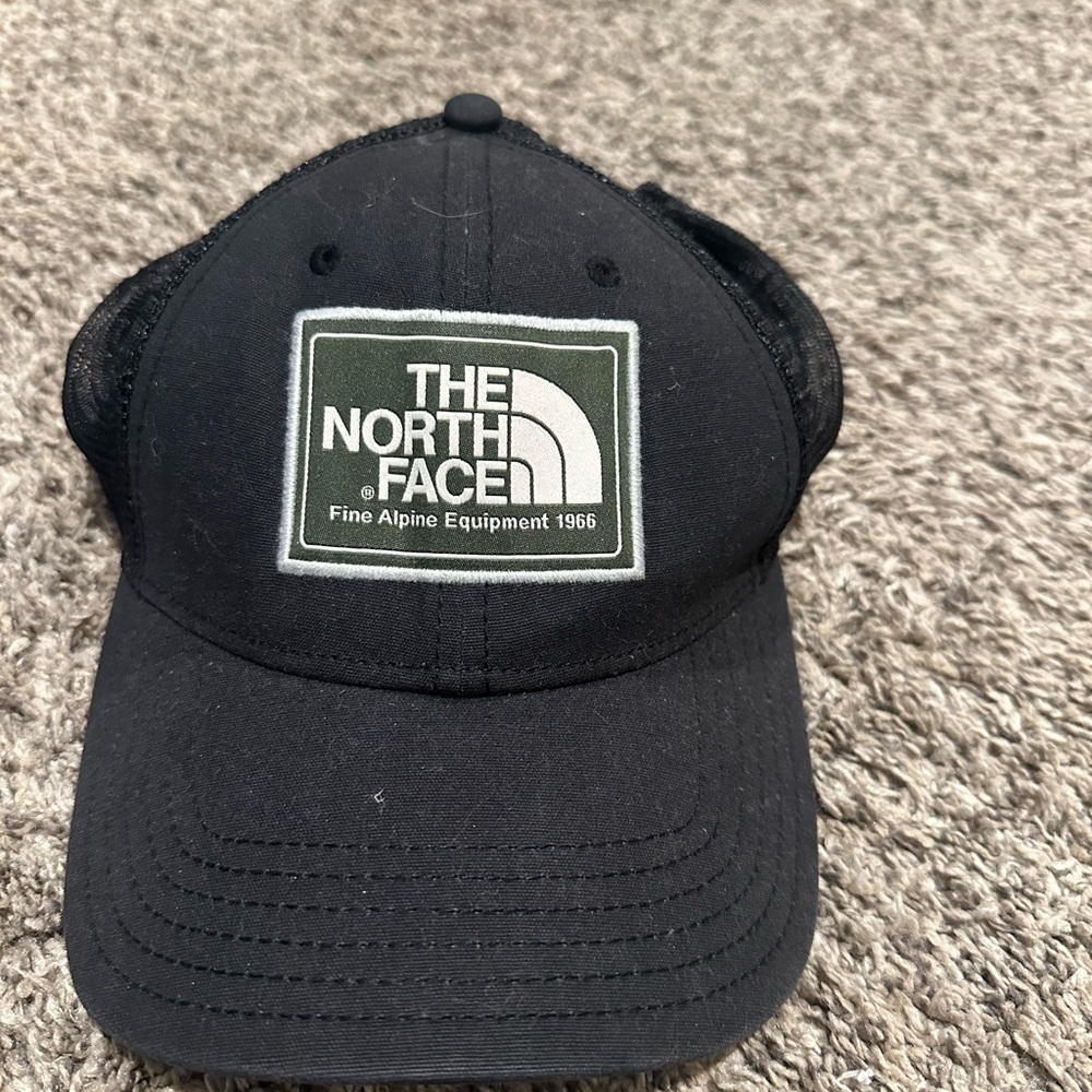 The North Face Black and Green Logo Cap
